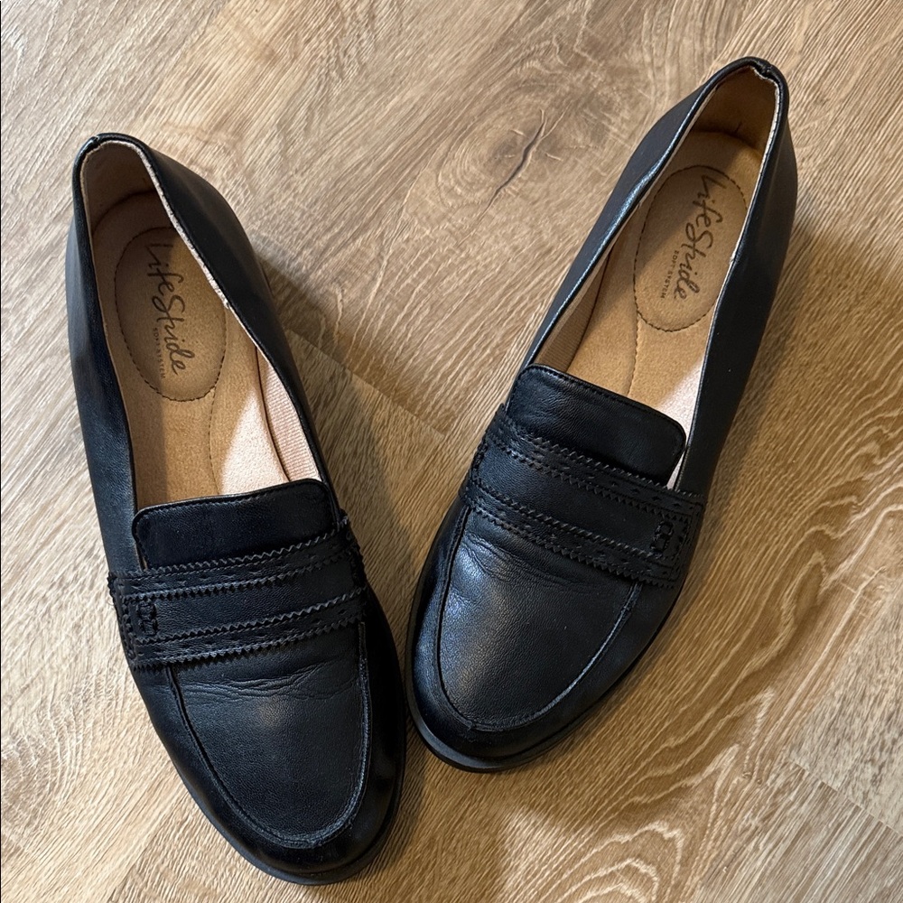 Life Stride Women's Classic Black Loafers, Size 8